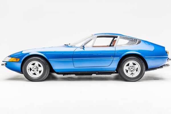 Blue Ferrari Daytona-33